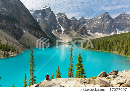 Moraine lake Moraine lake 17077097