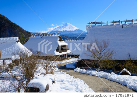 Fuji and the old private house 17081971