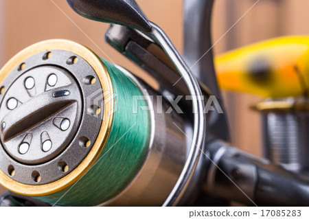 fishing bait wobbler and reel with line 17085283