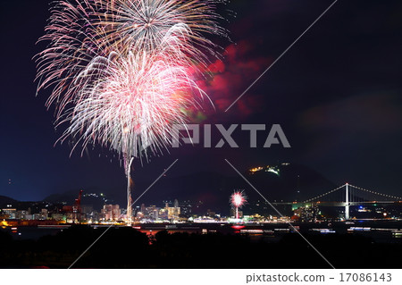 Fireworks in the Kanmon Strait Fireworks in the Kanmon Strait 17086143