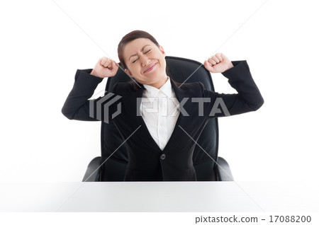 Female employees who stretch out 17088200