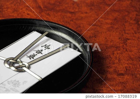 你的葬禮禮物 17088319