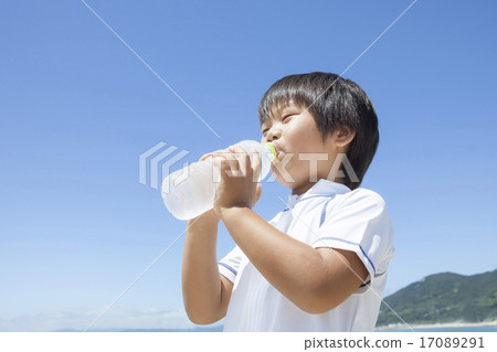 兒童飲用水的塑料瓶 17089291