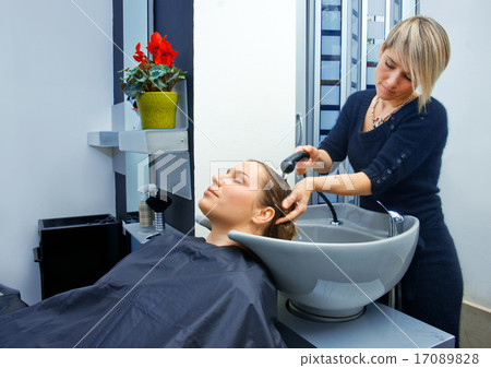 hair stylist washing hair hair stylist washing hair 17089828