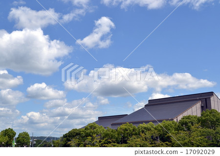 天空和建築的景觀 天空和建築的景觀 17092029