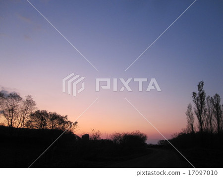 Dusk of autumn 17097010