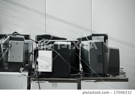 丟棄的電視 17098332