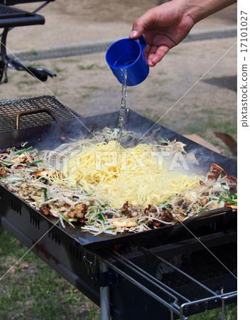 Made with outdoor fried noodles 17101027