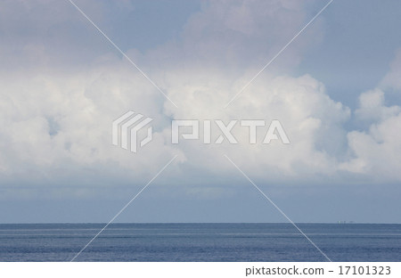 Beautiful sea and clouds sky Beautiful sea and clouds sky 17101323