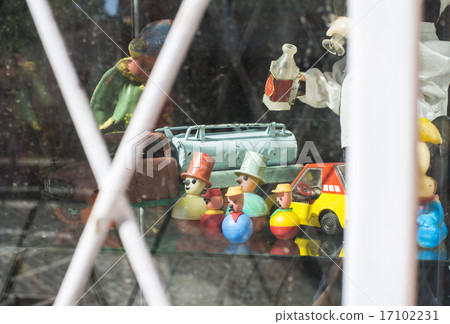 Vintage Toys on a showcase 17102231
