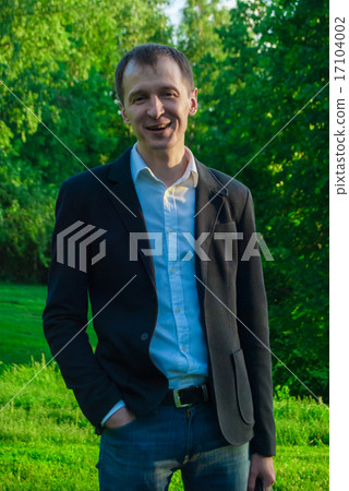 Young man in formal outfit with a briefcase 17104002