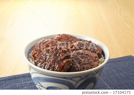 Sauce and bowls 17104175