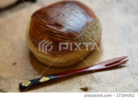 Chestnut Chestnut 17104302