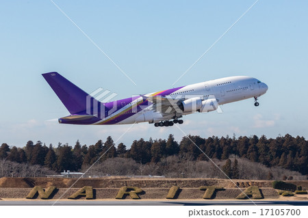 起飛大型飛機（成田機場/千葉縣） 17105700