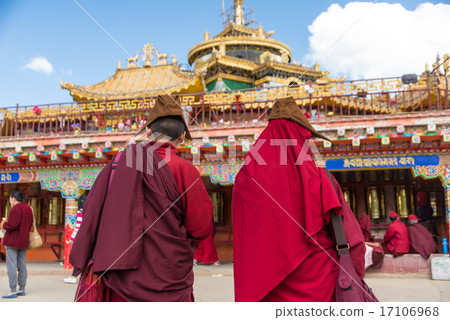 People Larnunggarpa 17106968