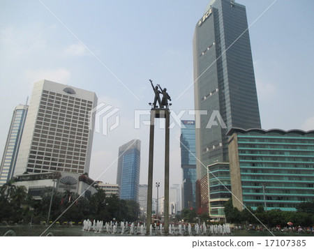 在印度尼西亞首都雅加達市的景觀(建築群) 在印度尼西亞首都雅加達市的景觀(建築群) 17107385
