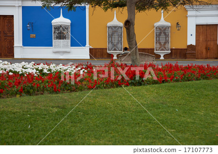 Colourful Plaza de Armas in Peru Colourful Plaza de Armas in Peru 17107773