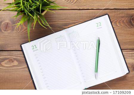 Calendar notepad and flower Calendar notepad and flower 17109209