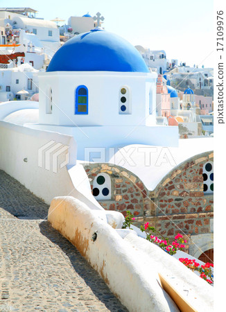 Oia church with blue cupola on Santorini, Greece Oia church with blue cupola on Santorini, Greece 17109976