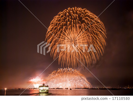 Miyajima Underwater Fireworks Festival Miyajima Underwater Fireworks Festival 17110580