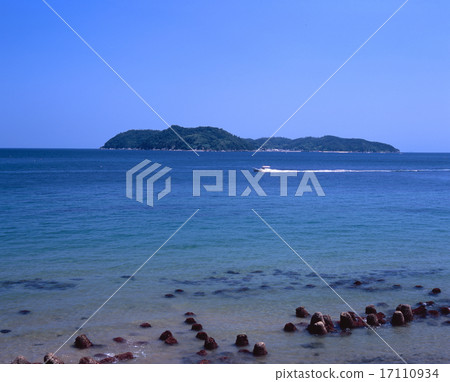 位於淡路島最南端的一個神秘島嶼，Numa島和高度透明的海岸（從Don Tue港口附近）“瀨戶內海國家紀念公園” 17110934