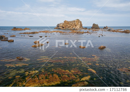 大岩海岸，Godoyo線的Futaura站附近，沿101國道（青森縣）的風景 17112786