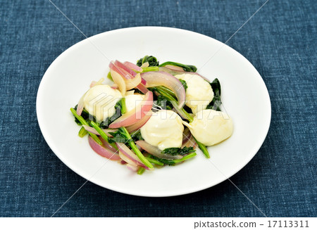 馬蘇里拉奶酪+紅洋蔥+菠菜炒菜。 馬蘇里拉奶酪+紅洋蔥+菠菜炒菜。 17113311