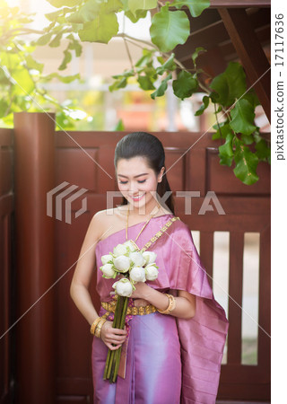 Beautiful Thai girl in Thai traditional costume 17117636