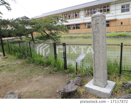 Meirin大廳游泳池紀念碑 Meirin大廳游泳池紀念碑 17117872