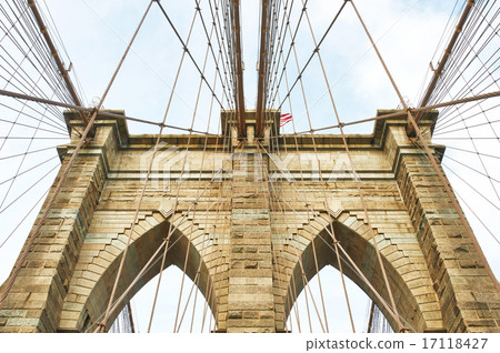 Brooklyn bridge pillar, New York City Brooklyn bridge pillar, New York City 17118427