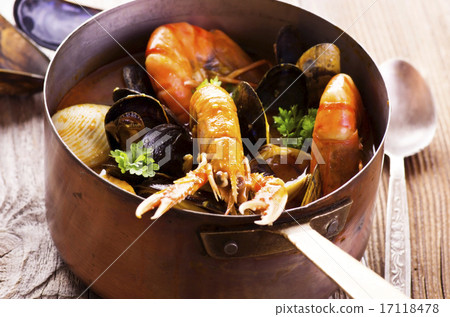 seafood soup 17118478