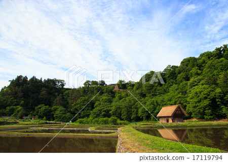 建築學大廈與建築學的與洪水在Shirakawago鄉下 建築學大廈與建築學的與洪水在Shirakawago鄉下 17119794