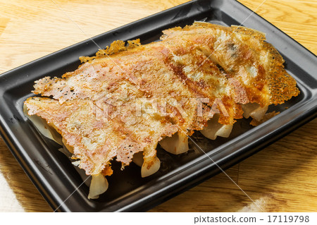 與羽毛的可口罐貼紙中國食物 與羽毛的可口罐貼紙中國食物 17119798