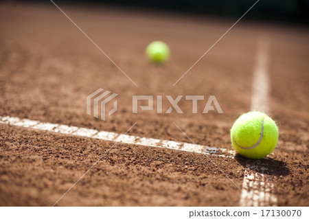 Tennis racket with tennis ball 17130070