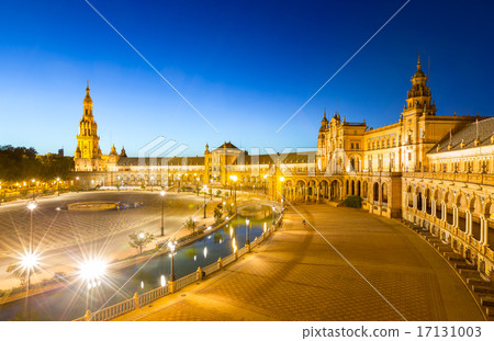 espana Plaza in Sevilla Spain at dusk 17131003