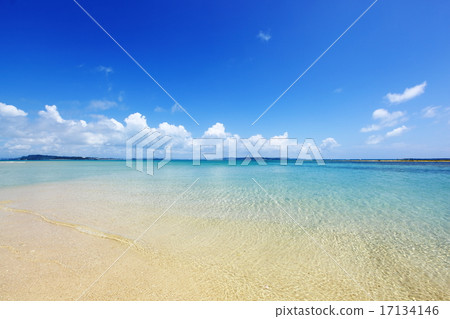 Beautiful sea and beach Beautiful sea and beach 17134146