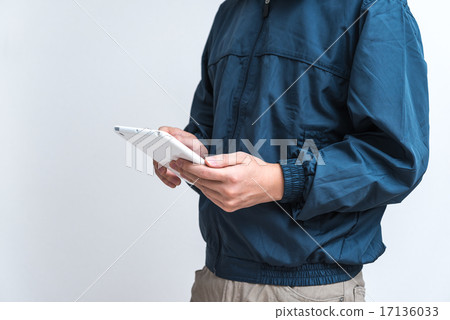 商 商 17136033