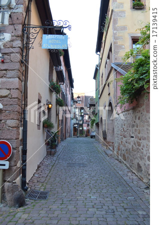 Alsace, the petit hotel and the city Alsace, the petit hotel and the city 17139415
