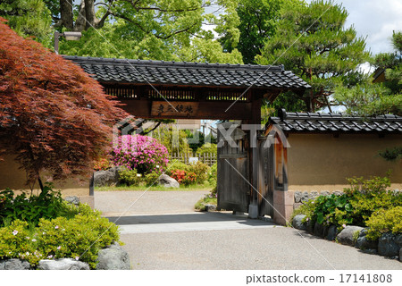 Kaga clan samurai house residence track Azalea's garden "Hikozumi green area" 17141808