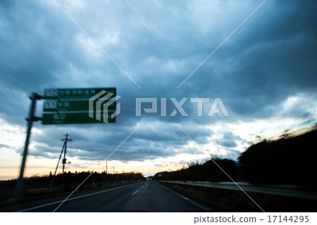 Dusk Highway 17144295