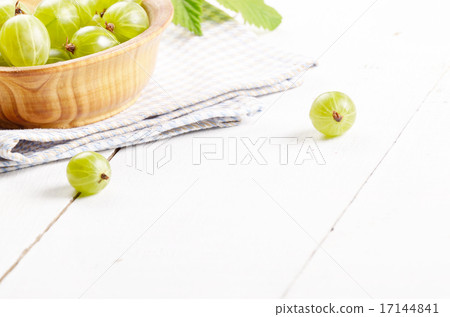 Wooden bowl with organic berries 17144841