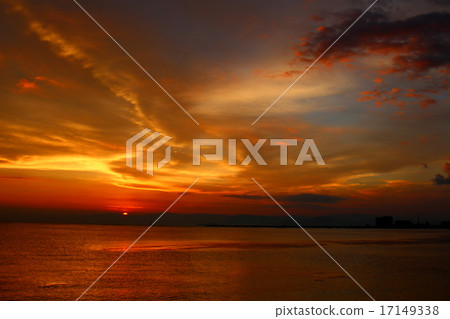 琵琶湖的夕陽輝光 17149338