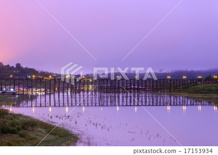 Sunrise at Wooden Bridge 17153934