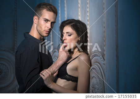 Two lovers under the wall of a beautiful interior Two lovers under the wall of a beautiful interior 17155035