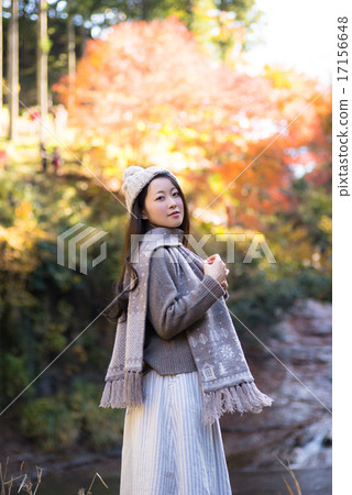 秋葉婦女的畫象 17156648