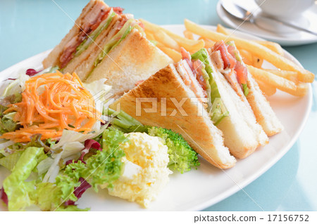 Delicious BLT sandwich 17156752