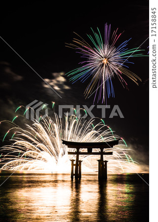 Miyajima Underwater Fireworks Festival 17158845