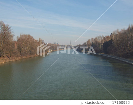 River Po, Turin, Italy 17160953