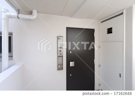 大廈入口和米箱 大廈入口和米箱 17162688