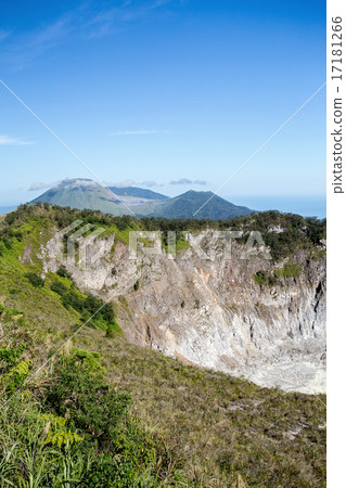 caldera of Mahawu volcano, Sulawesi, Indonesia caldera of Mahawu volcano, Sulawesi, Indonesia 17181266